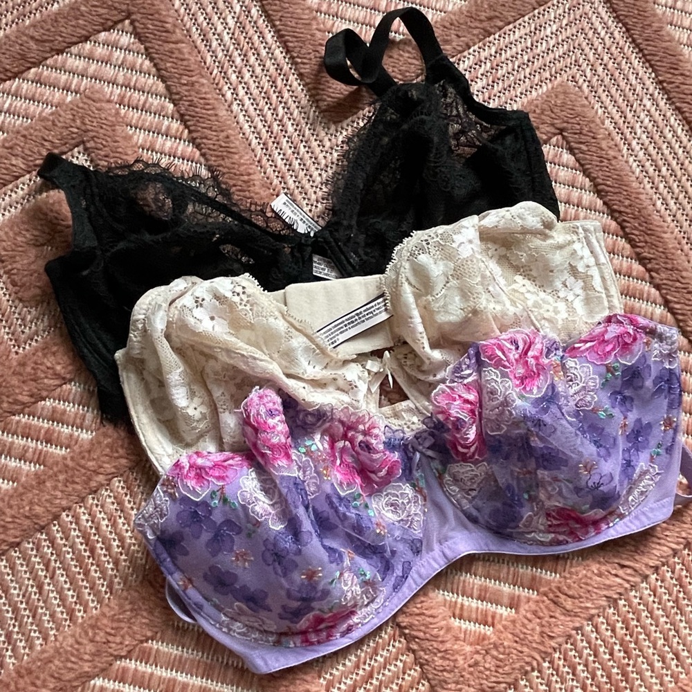 Bundle VS unlined lace bras